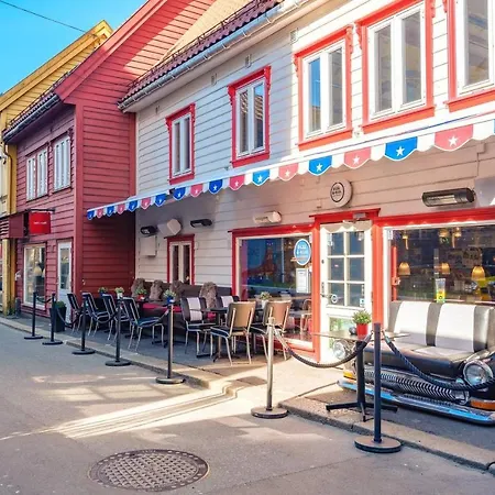Private Affordable Single Next To Fish Market * 베르겐